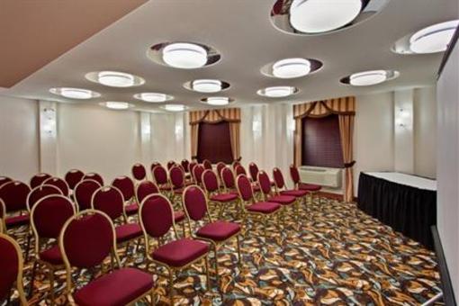 фото отеля Holiday Inn Calgary Airport