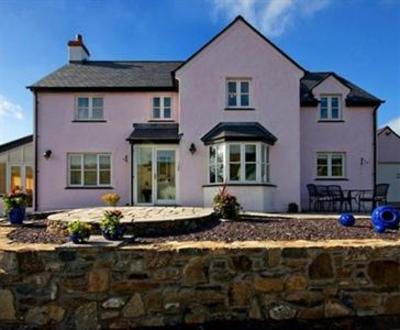 фото отеля Y Garth Bed and Breakfast Newport (Pembrokeshire)