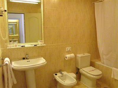 фото отеля Hotel Puerta del Mar
