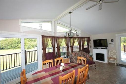 фото отеля Highland Breeze Bed & Breakfast