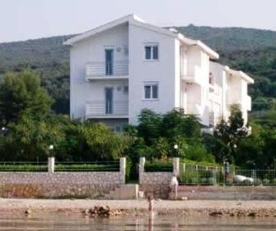 фото отеля Esperanca Apartments Sveti Filip i Jakov