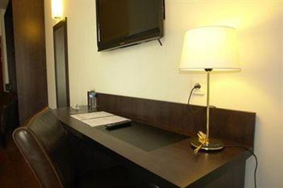 фото отеля Brit Epi Hotel Epernon