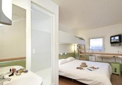 фото отеля Ibis Budget Pontault Combault Marne la Vallee