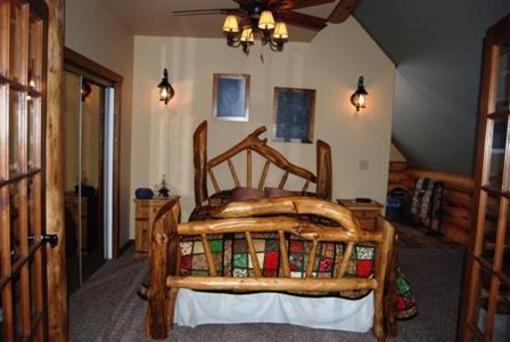 фото отеля Kowal Ski Cabin by Apex Accommodations