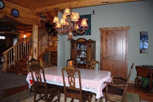 фото отеля Kowal Ski Cabin by Apex Accommodations