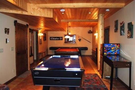 фото отеля Kowal Ski Cabin by Apex Accommodations