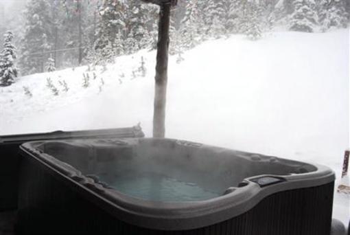 фото отеля Kowal Ski Cabin by Apex Accommodations