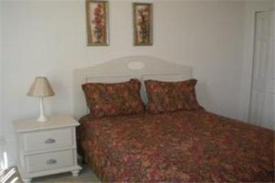 фото отеля Stay Over Rentals of Davenport