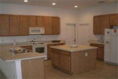 фото отеля Stay Over Rentals of Davenport