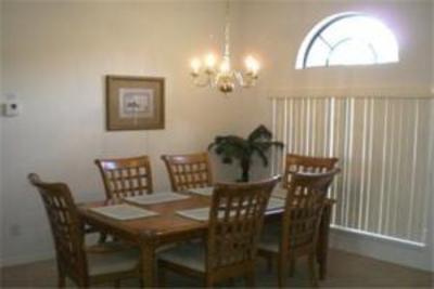 фото отеля Stay Over Rentals of Davenport