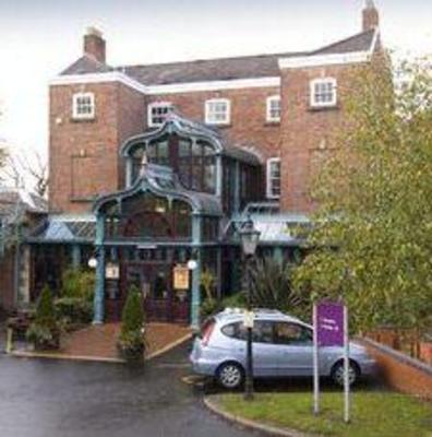 фото отеля Premier Inn Stockport Central