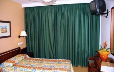 фото отеля Hostal Ciutadella Menorca