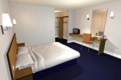 фото отеля Travelodge Guildford