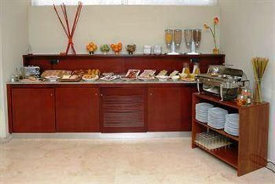 фото отеля Plaza Delicias Hotel