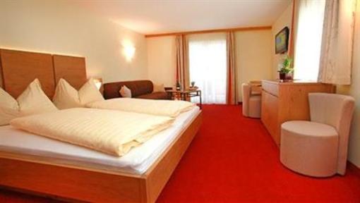 фото отеля Bachschmied Hotel Gasthof Maria Alm am Steinernen Meer