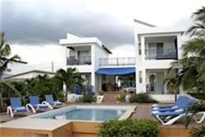 фото отеля Marblue Villa Suites