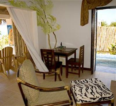 фото отеля Marblue Villa Suites
