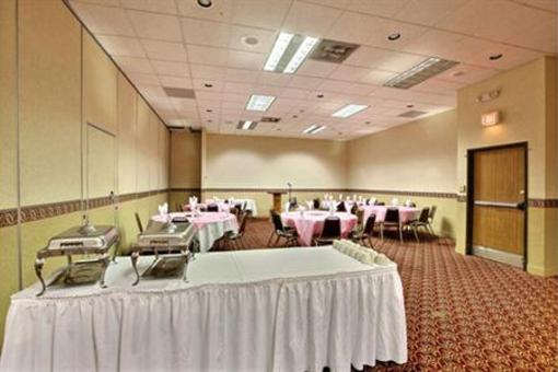 фото отеля Crookston Inn & Convention Center