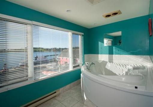 фото отеля Brigantine Inn
