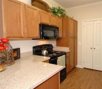 фото отеля Camden Lakes Apartments