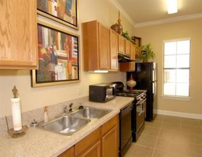 фото отеля Camden Lakes Apartments