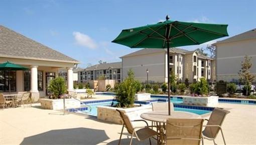 фото отеля Camden Lakes Apartments