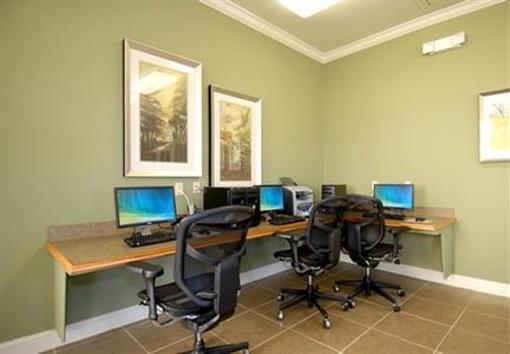 фото отеля Camden Lakes Apartments