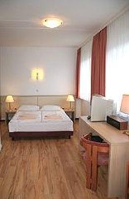 фото отеля Gaste und Wohnhaus Dunenweg Heringsdorf