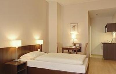 фото отеля Hotel Mercedes City Bonn