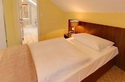 фото отеля Hotel Mercedes City Bonn