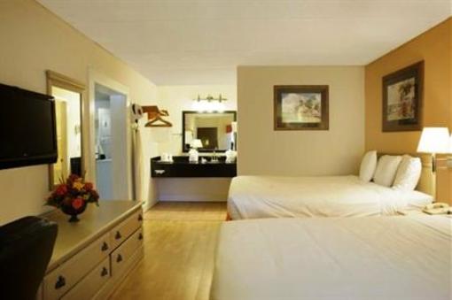 фото отеля Cumberland Island Inn & Suites