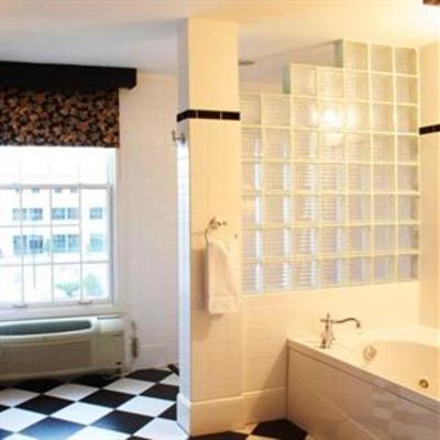 фото отеля St Brendans Inn Green Bay