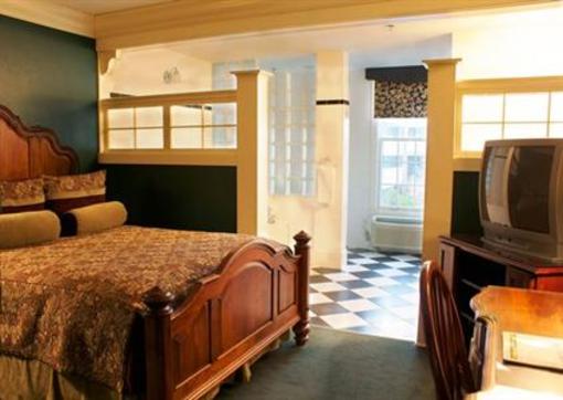 фото отеля St Brendans Inn Green Bay