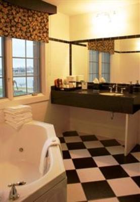 фото отеля St Brendans Inn Green Bay