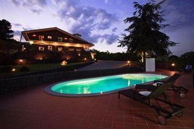 фото отеля Etna Hut Bed and Breakfast
