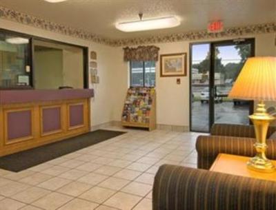 фото отеля Super 8 Motel Jefferson Newport News