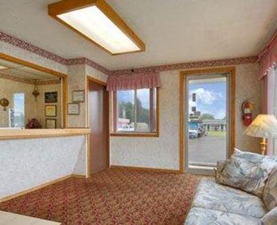 фото отеля Super 8 Motel Centerville Richmond