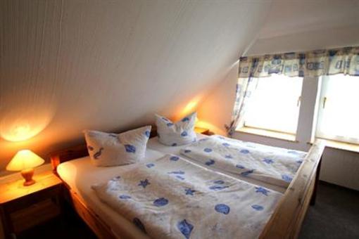 фото отеля Reethauser auf Monchgut Hotel Middelhagen