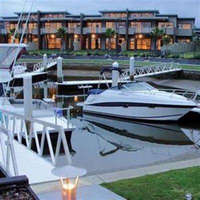фото отеля Sovereign Pier on the waterways