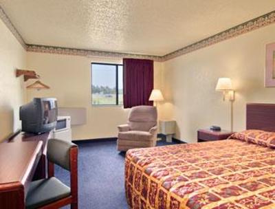 фото отеля Super 8 Motel Topeka