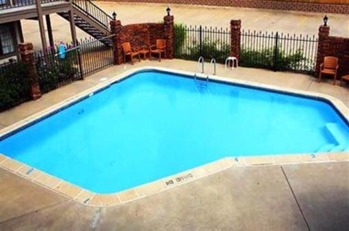 фото отеля Super 8 Motel Topeka