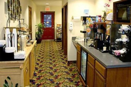 фото отеля Super 8 Motel Topeka