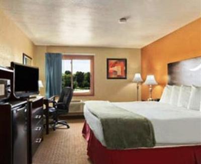 фото отеля Super 8 Sheboygan WI