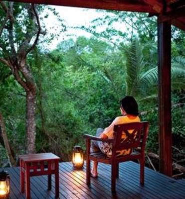 фото отеля Makakatana Bay Lodge