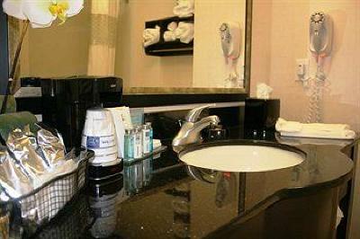 фото отеля Hampton Inn & Suites Athens I-65