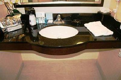 фото отеля Hampton Inn & Suites Athens I-65