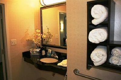 фото отеля Hampton Inn & Suites Athens I-65