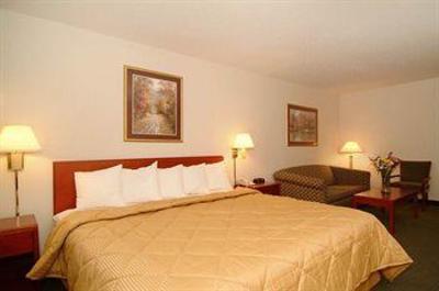 фото отеля AmericInn Hotel & Suites Pella