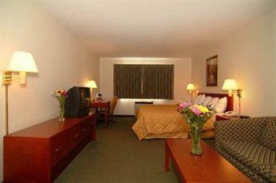 фото отеля AmericInn Hotel & Suites Pella