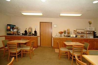 фото отеля AmericInn Hotel & Suites Pella
